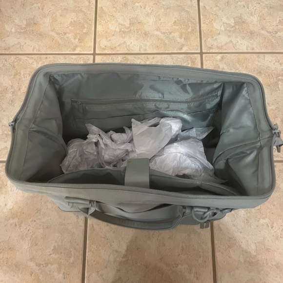 Beis Mini Weekender Travel Bag
- Slate - Picture 9 of 12